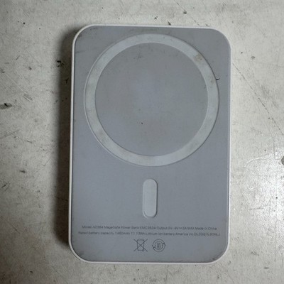 Apple MagSafe A2384 White Wireless 1450mAh Portable Charging Power