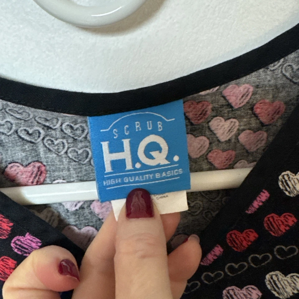 Scrub H.Q. Heart Print Scrub Top – Size M – Used Good - Image 3 of 4