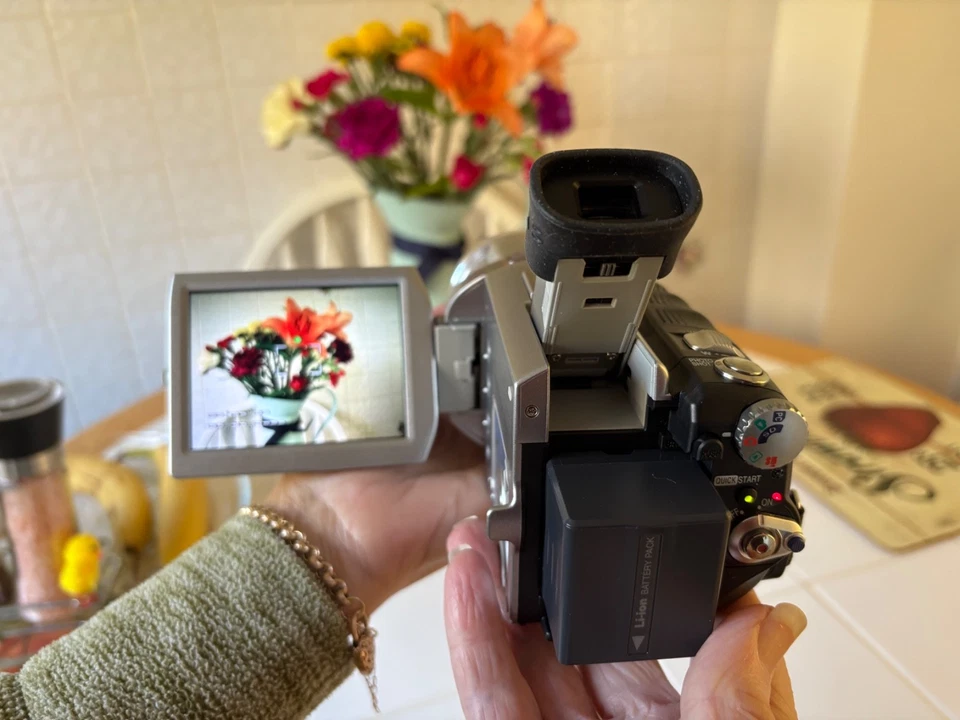 Panasonic NV-GS400 Boxed with Charge, leads and carry case - Image 2 of 4