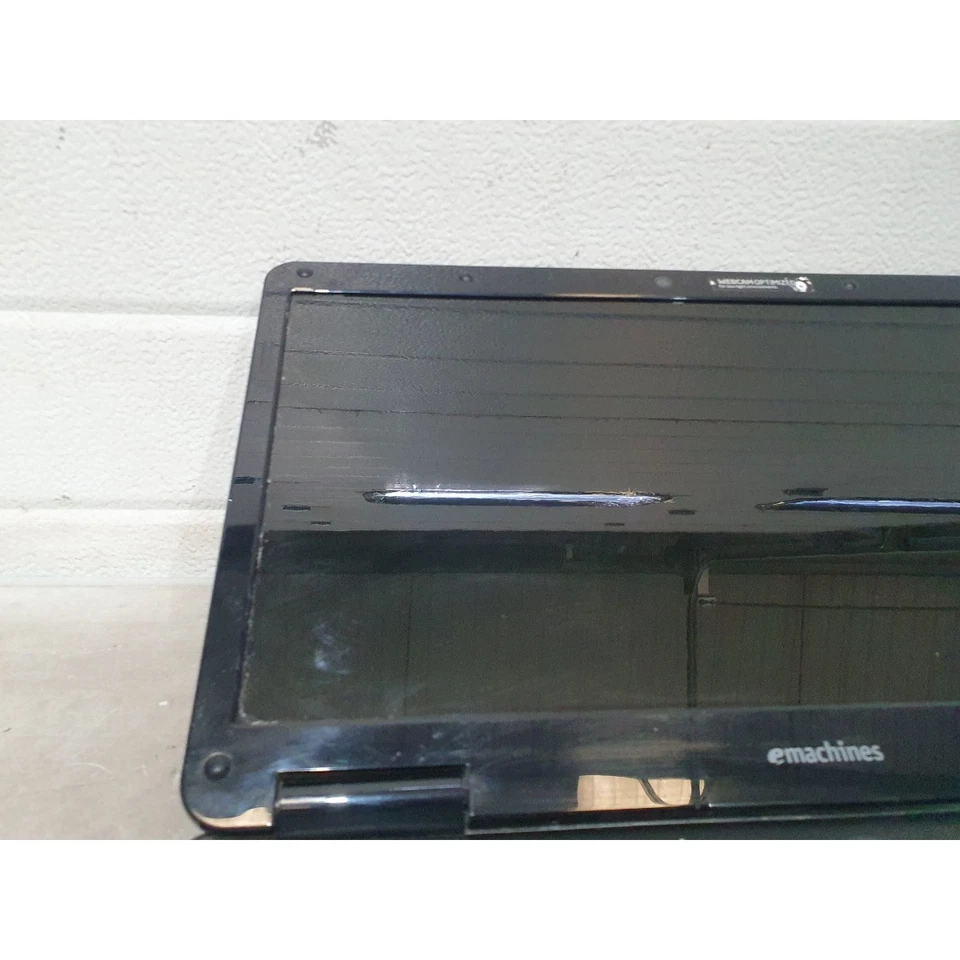 Acer Emachines E725 Series KAWF0 Laptop Black 15.6" LCD Screen 2GB RAM For Parts - Image 3 of 4