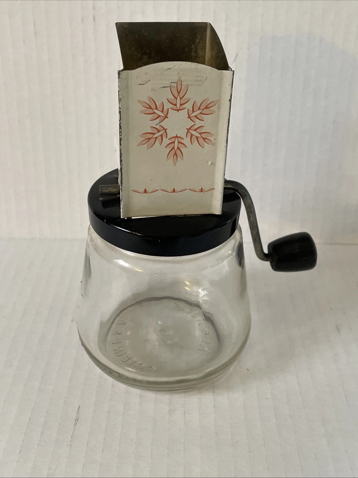 1940'S VINTAGE ANDROCK #49 FOOD NUT SPICE GRINDER ♡ LEAF DESIGN WOOD HANDLE