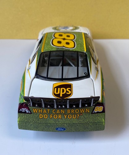 Dale Jarrett #88 UPS ARNOLD PALMER TRIBUTE Taurus Diecast 1:24 2004 NASCAR - Picture 8 of 21