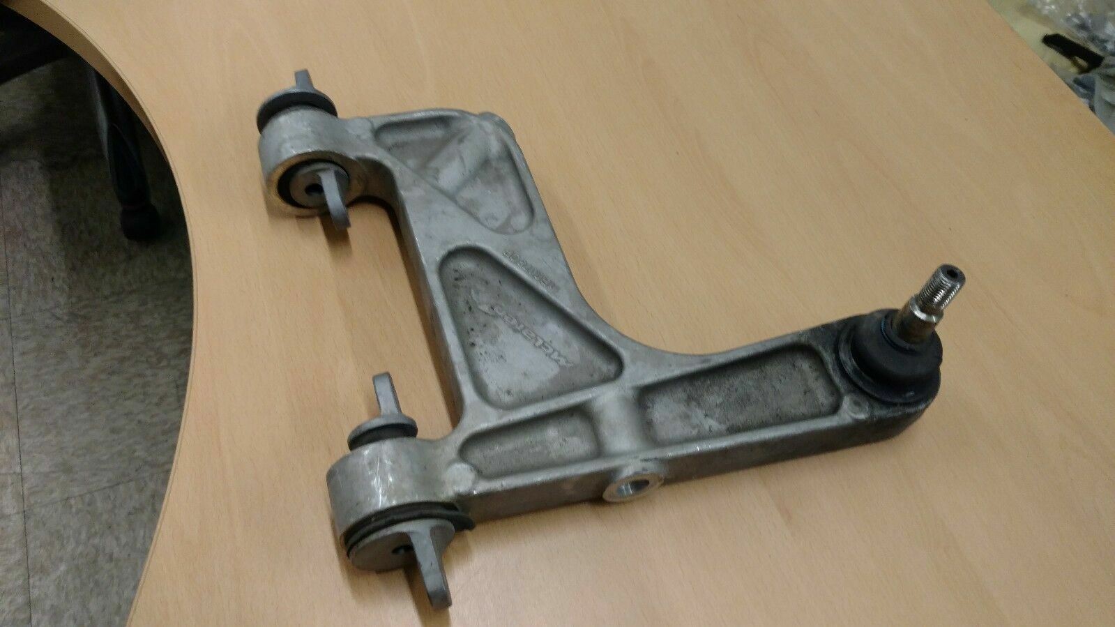 MCLAREN MP4-12C REAR RIGHT UPPER CONTROL ARM OEM 11B0078CP 11B0073CP