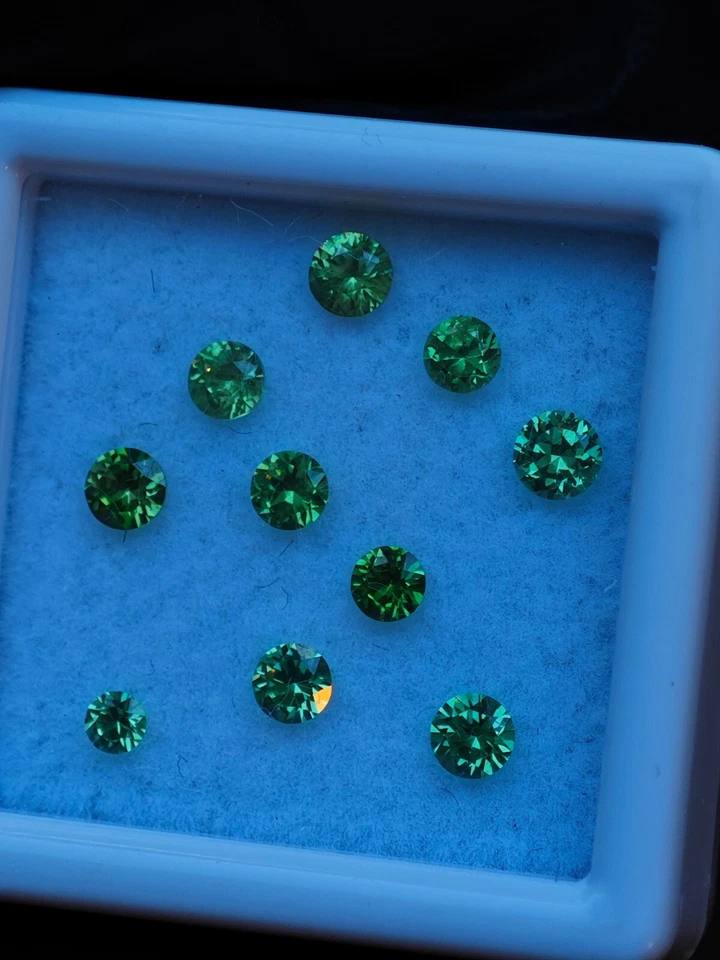 1CT DEMANTOID GARNET SET 10pc 2.5-3mm  URAL HIGH DISPERSION EXСELLENT LUSTER - Image 2 of 4