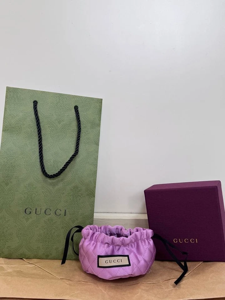 Pulsera Gucci Cuero Negro Dorado Doble G Logo Hebilla Usada Foto 2 de 3