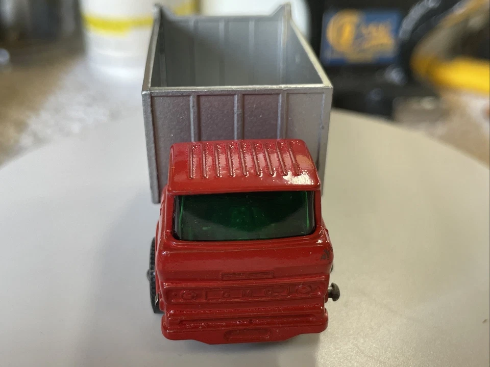 Matchbox #26C GMC Tipper Truck 1968 In Mint New Old Stock - Image 3 of 4