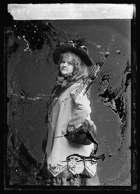 Photo:Edith Thompson Portrait Girl in Hat Fur Coat c1901-1903
