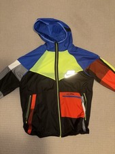 Nike Running Run Wild Pack Windrunner Jacket ...