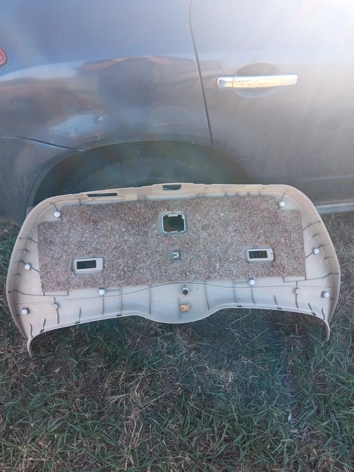 2004-2007 Nissan Mursno Loft Gate Panel Cover - Image 2 of 3