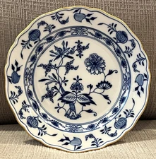 Meissen Blue Onion 6.75" Dessert or Bread Plate Gold Gilt Rim Crossd Swords Mark