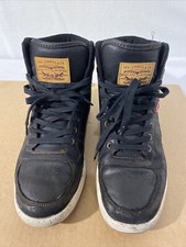 Zapatilla deportiva negra Levi’s Stanton High Top código de estilo: #96395 talla 10