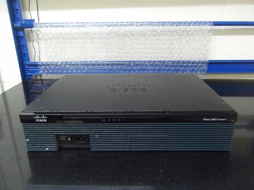 Cisco 2911/K9 2911 Integrated Services Gigabit Router (ipbasek9 & DataK9).