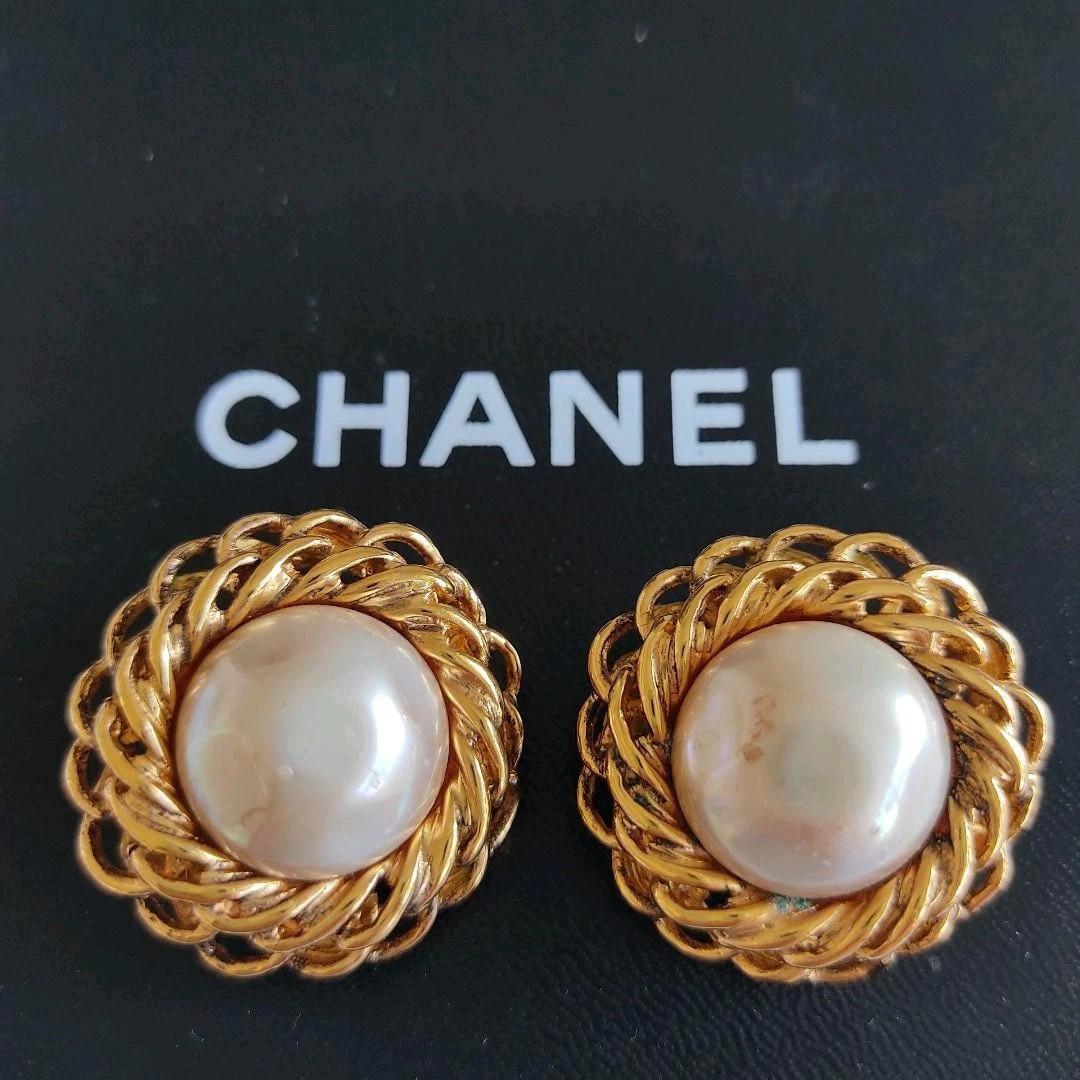 Vintage CHANEL Pearl Gold Chain Design Clip-On Earrings Used From Japan