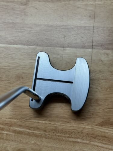 Rare Collector 2003 Bettinardi Xcelerator “Baby Bee” putter - 1st Run GOLD Tour - Picture 1 of 9