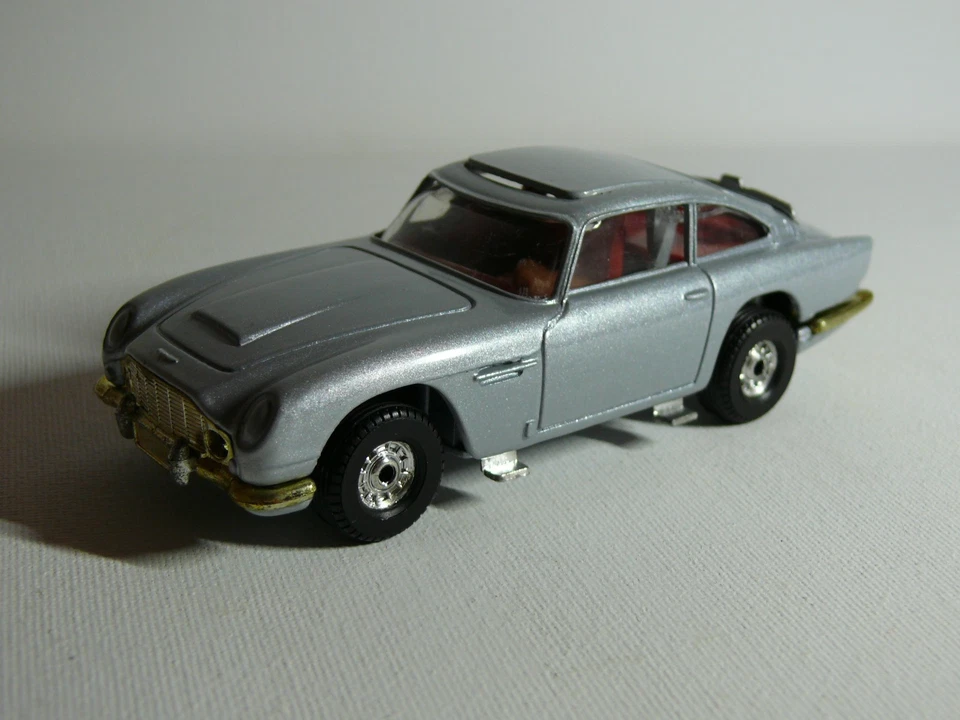 Seltener ASTON MARTIN DB5 von CORGI 271 in Box, der "Non James Bond" Aston - Bild 3 von 4