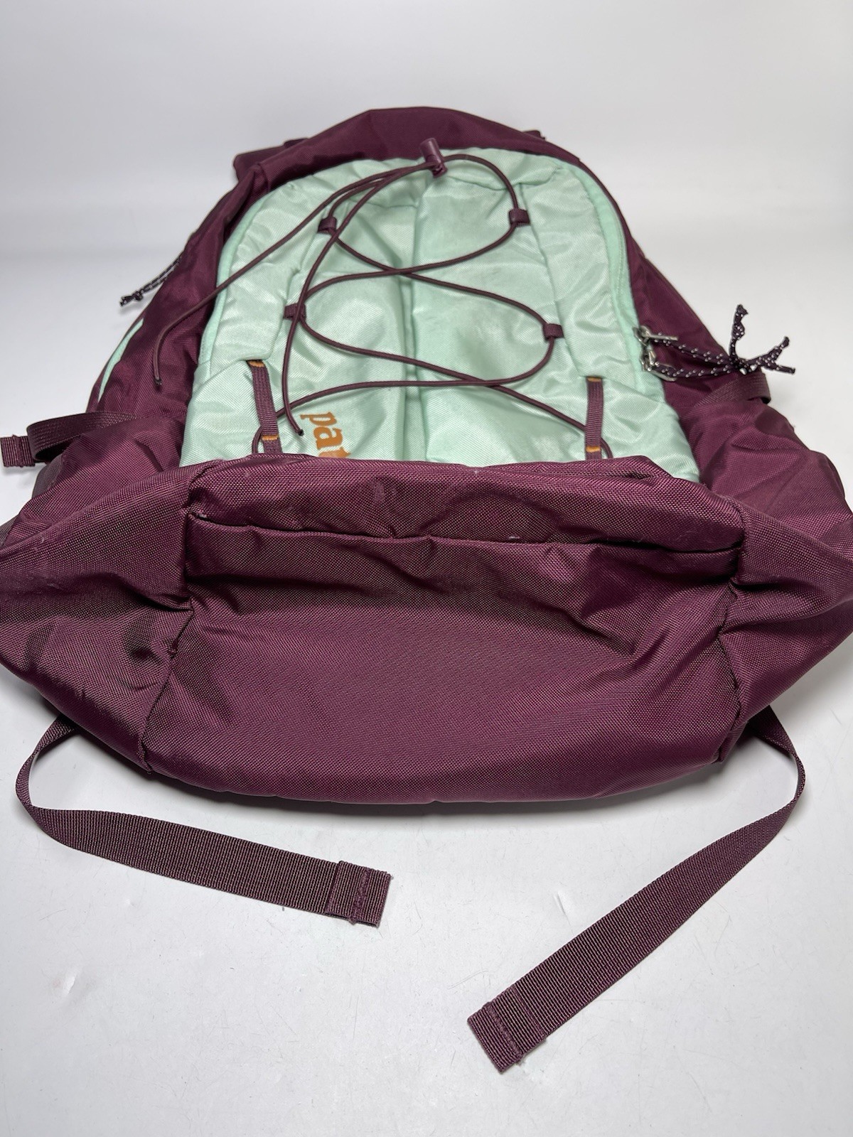 Patagonia Backpack Womens Chacabuco Pack Blue/Maroon 48085 Outdoor Hiking Travel