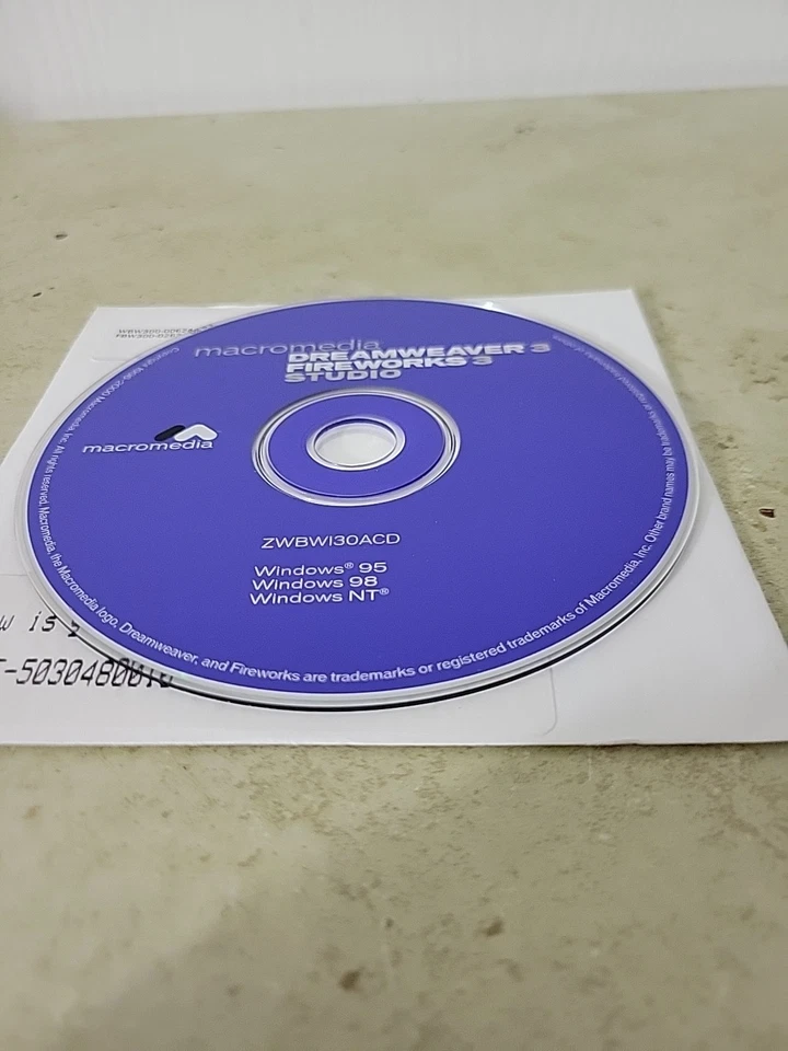 Macromedia Dreamweaver Fireworks 3 Windows 95/98 - SERIAL # Number CD Software - Image 2 of 2