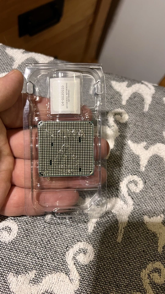 AMD Athlon II X2 250 CPU Processor - 3 GHz 2 Cores - Socket AM3 - ADX450WFK32GM - Image 2 of 3