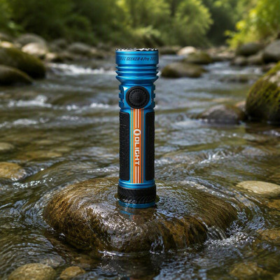 Olight Seeker 4 Pro Taschenlampe - Roadster