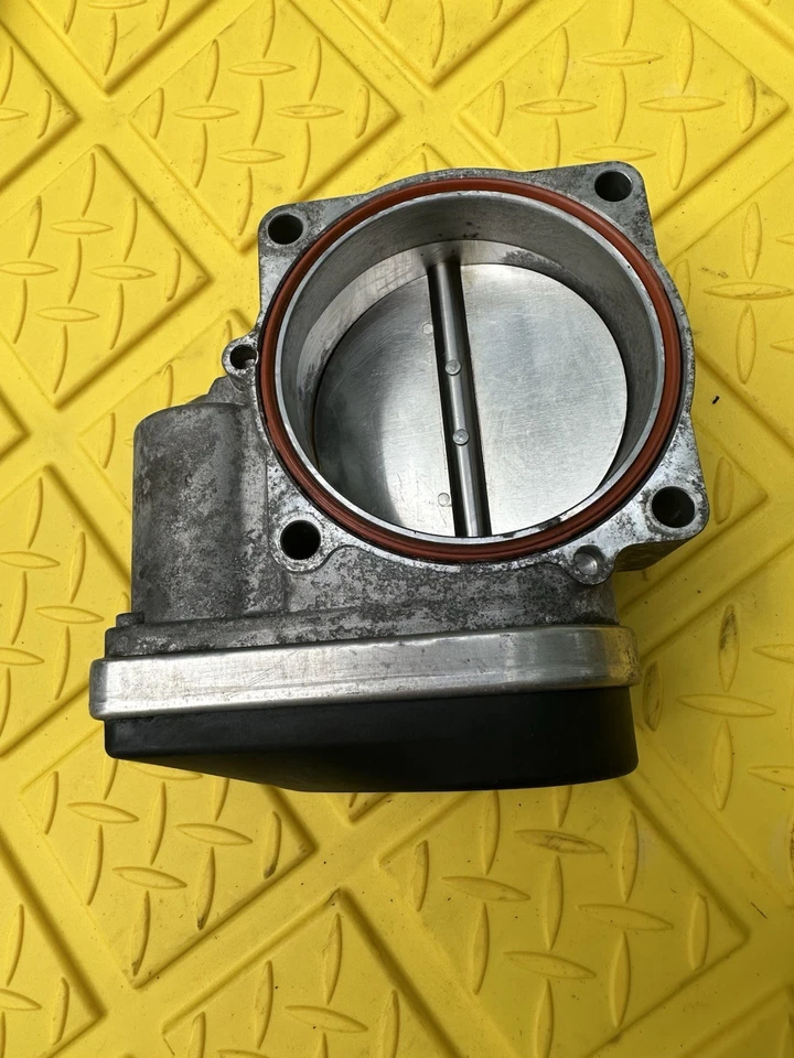 BMW X5 V8 2007-2010 OEM carrocería del acelerador 4,8 L 650i 750i 13547535308 Foto 2 de 4