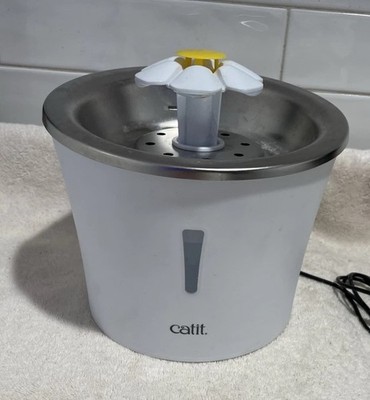Catit Flower Top Cat Water Fountain, White Plastic/Stainless Steel, Model 43723