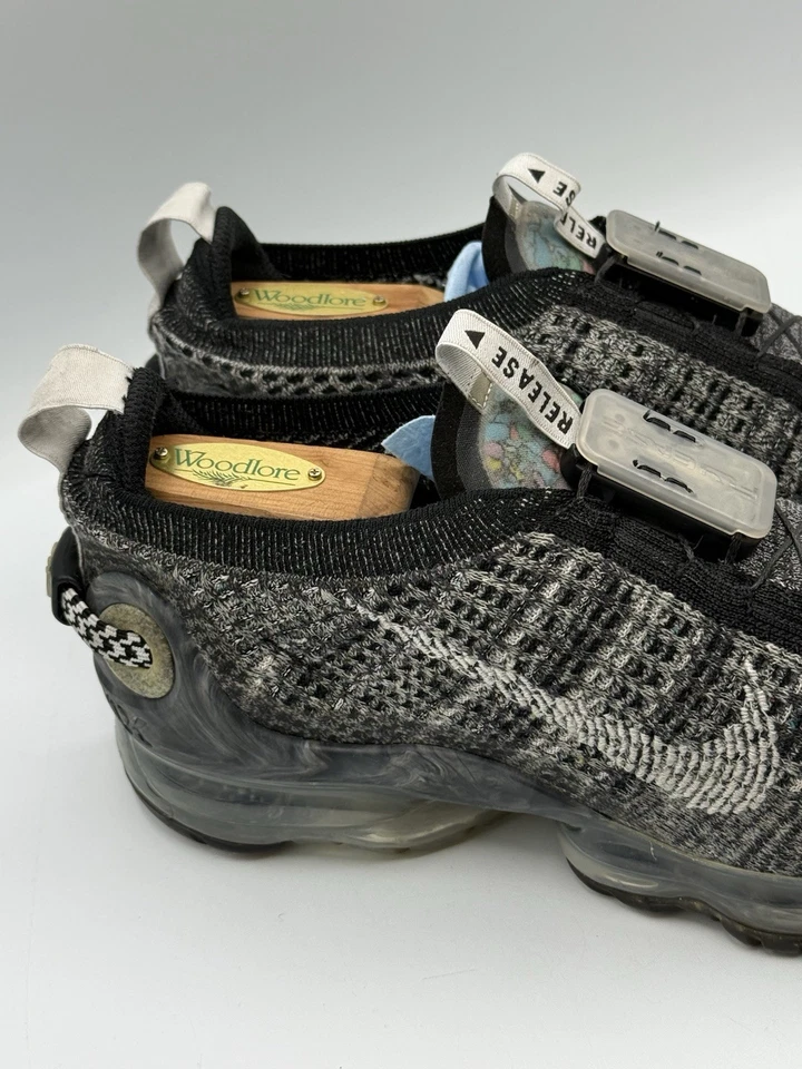 Nike Air VaporMax Flyknit Mujer’s 9 CT1933-002 Negro Antracita Zapatos para Correr Foto 3 de 4