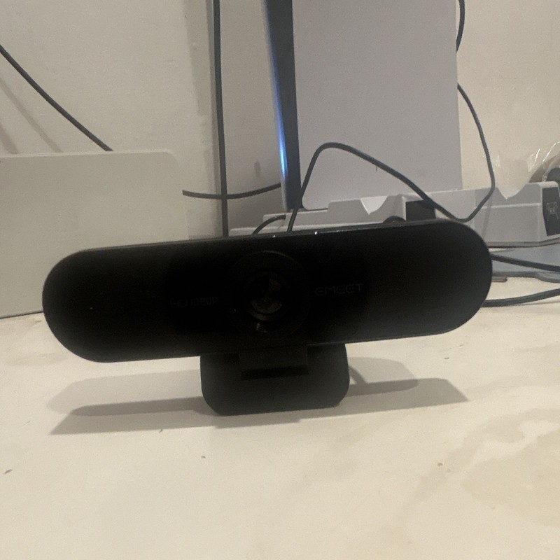 eMeet Black USB Computer Webcam with Clip Mount for Desktop or Laptop Computer
