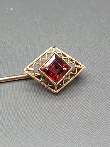 Antique 10 Karat Yellow Gold .75 Carat Square Red Ruby 2.5" Stick Pin - Picture 5 of 6