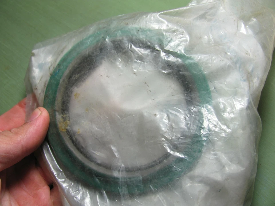 Nuevo de Lote Antiguo Ford F2TZ-1175-A Sello de Grasa de Rueda 1991-1997 F53 F59 F Super Duty Foto 2 de 2