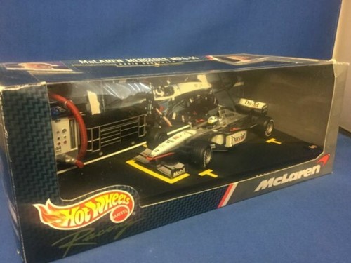 Coffret Hot Wheels Piste Course Sprint F1 - 3 Voitures Échelle 1/64 McLaren, Alpine, VCARB, Circuit Côte-à-Côte