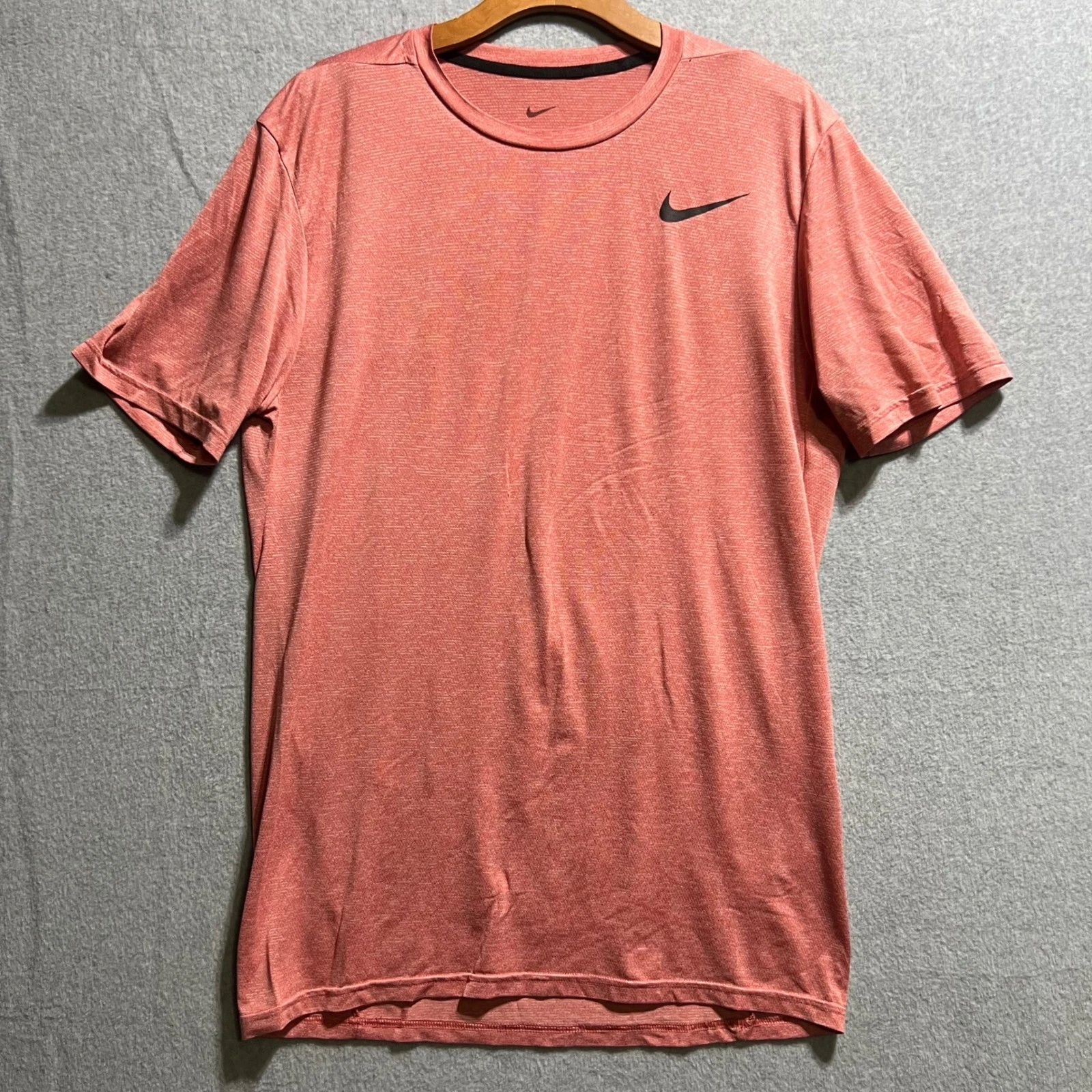 Nike Dri-FIT Mens Short Sleeve Training Shirt Salmon Heathered Size Medium