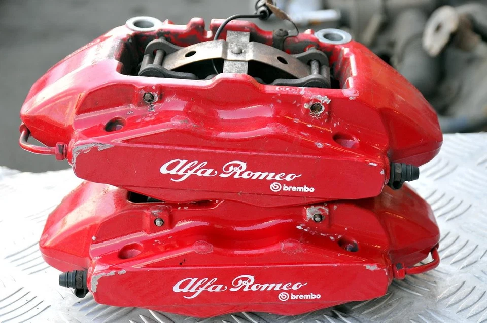 Par de pinzas de freno delanteras Alfa Romeo 159 3.2 Giulietta 4 potes Brembo 330 mm con bujes Foto 4 de 4