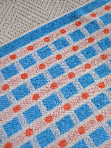 Vintage Hand Towel Orange Blue Spots Squares Geometric Mid Century 60s 70s - Picture 15 of 19