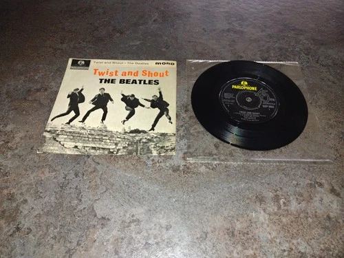 THE BEATLES - EP - TWIST AND SHOUT- PARLOPHONE - UK - GEP 8882 - 1963 - ROCK