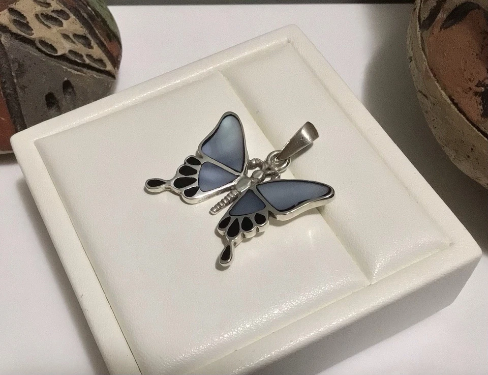 VTG 925 Sterling Silver Blue Mother-of-Pearl & Enamel Butterfly Pendant EUC 5.8g - Image 3 of 4