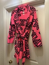 Victoria Secret PINK Women s Pink Robe with Black Bold Logo Size M/L NWT