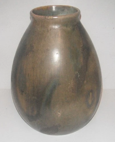 Vintage Red Wing Nokomis Art Pottery Vase 9-1/2" Tall