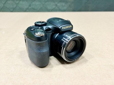 Fujifilm FinePix S Series S2800HD 14.0MP Digital Camera - Black