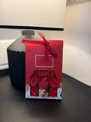 Candy Cane Lane Duft 12 Teelichter im Crushed Candy Cane Duft, Geschenkset