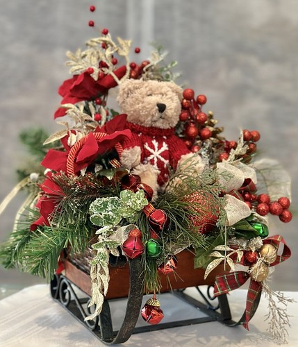 Christmas Large Centerpiece Holiday Bear Sleigh Tabletop Decoration Floral Decor - Picture 11 of 12
