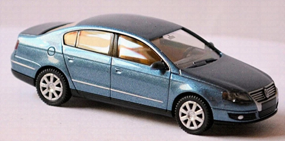 VW Passat Limousine B6 Tipo 3C 2005-10 Blu Cristallo Metallizzato 1:87 Wiking - Immagine 2 di 3