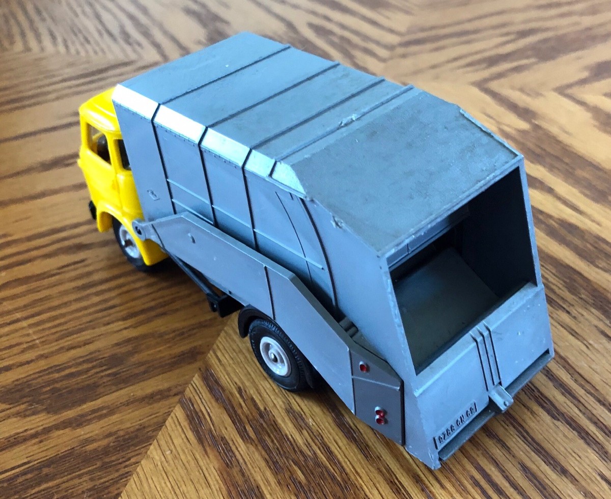 Vintage Norev (France) 1/43rd Saviem SM 5C Refuse (Garbage/Waste/Trash) Truck