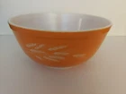 Pyrex Autumn Harvest Wheat 403 2.5 Qt Mixing Nesting Bowl Orange White
