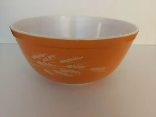 Pyrex Autumn Harvest Wheat 403 2.5 Qt Mixing Nesting Bowl Orange White