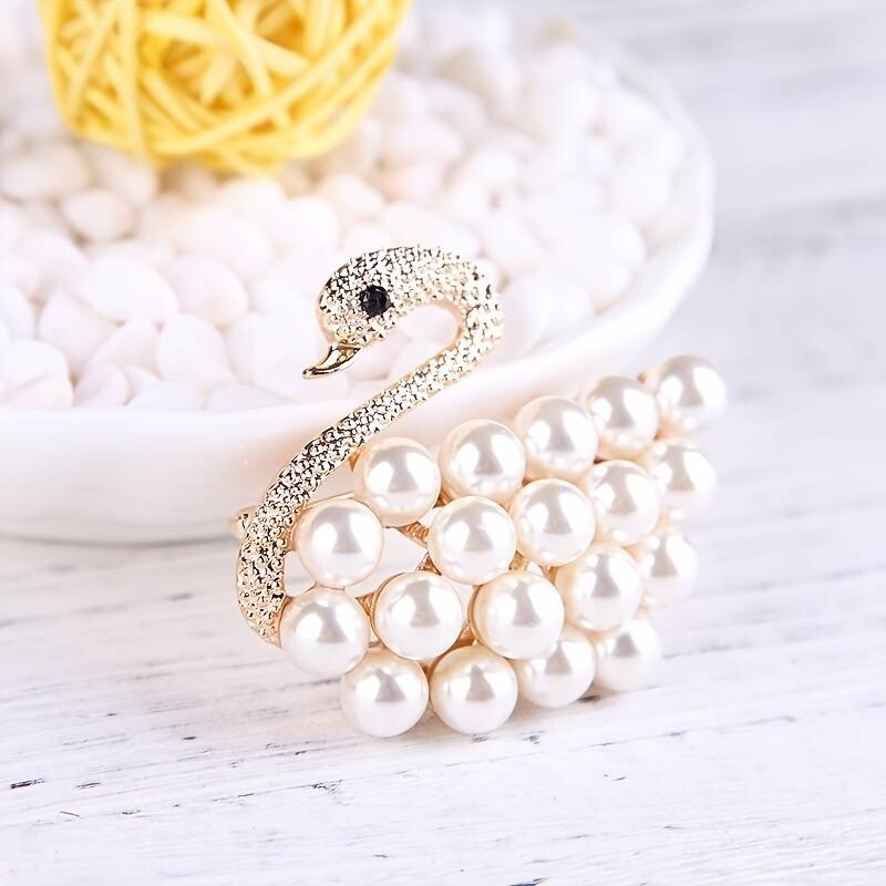 Womens Elegant Gold Rhinestone Faux Pearl Swan Brooch Pin Clothes