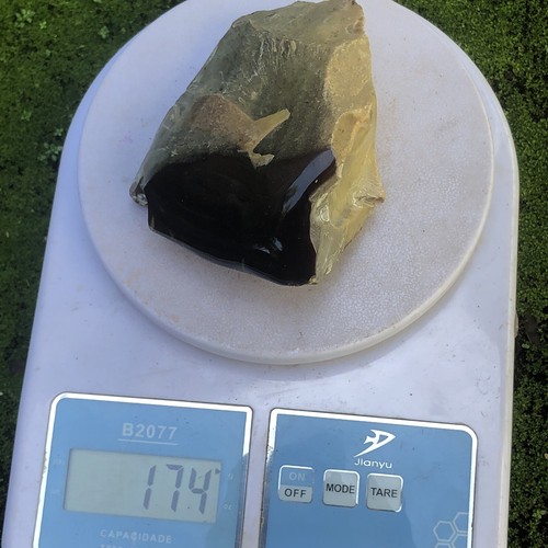 174GR AMBRA NATURALE PARZIALMENTE LUCIDATA, MARRONE SCURO CON STAMPA DI CORTECCIA - Foto 2 di 7