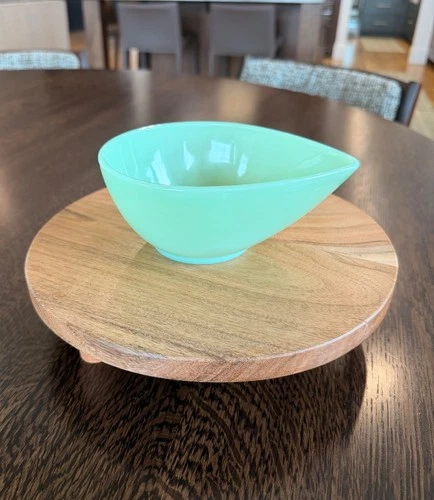 FIRE KING Jadeite Swedish Modern Tear Drop 6.5" Mixing Bowl