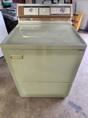 Vintage 1969 FRIGIDAIRE 27'' Avocado Green Front Load Electric Dryer Model DS1