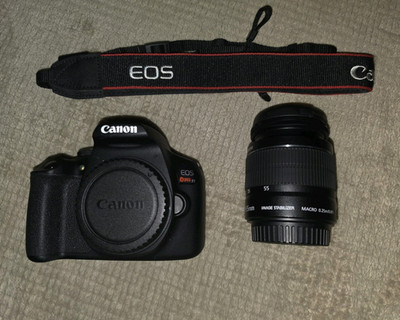 Canon EOS Rebel T7 Bundle 