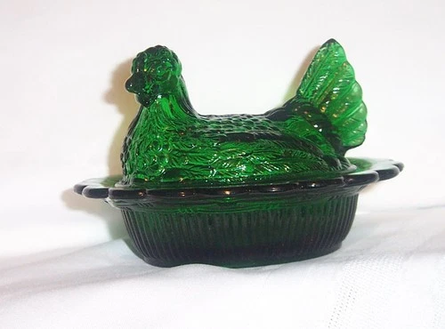 MOSSER Glass Hen On Nest 6 1/2” Emerald Green  Vintage Glossy Split Tail TIFFANY